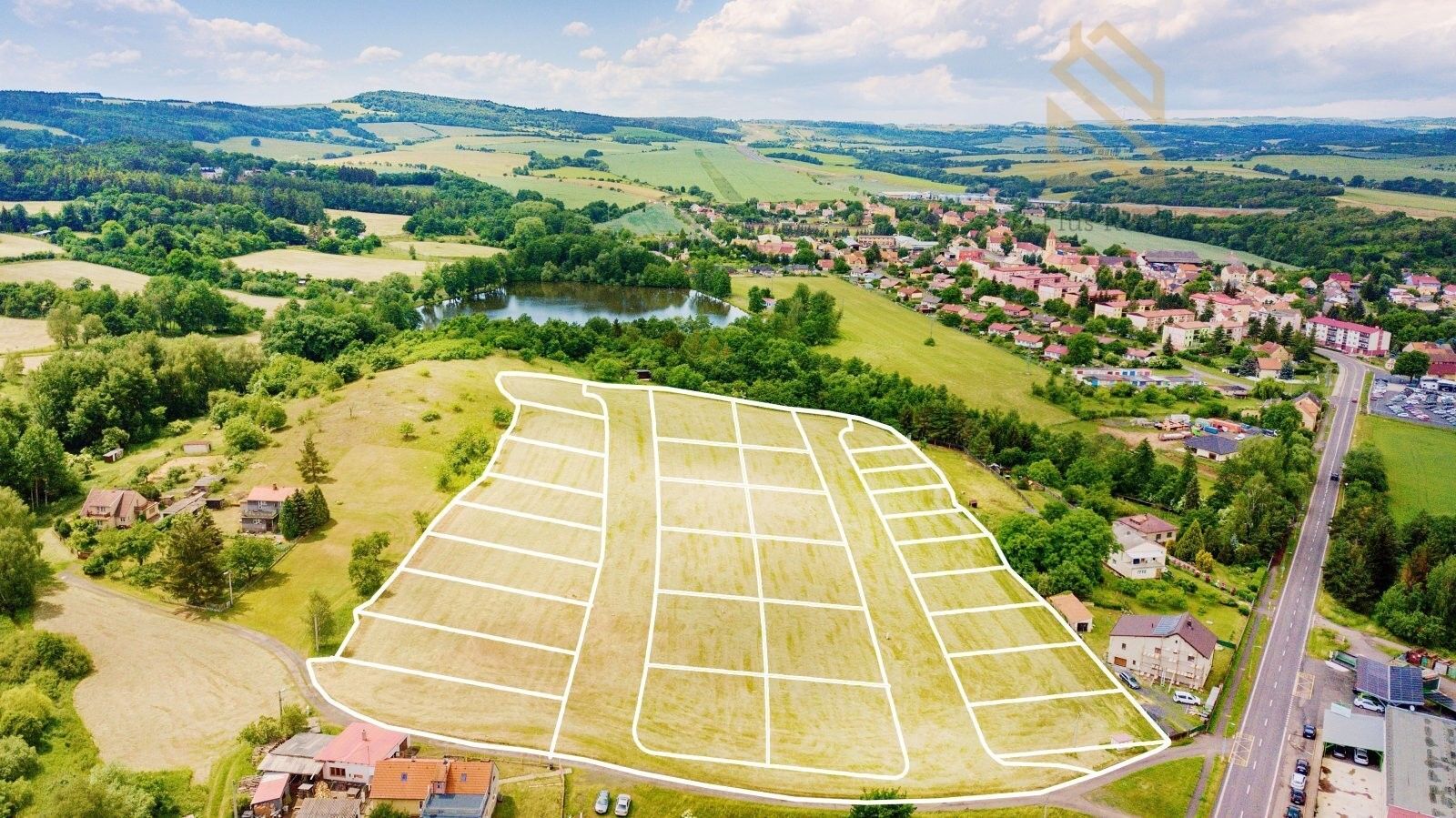 Prodej pozemek pro bydlení - Lubenec, 715 m²