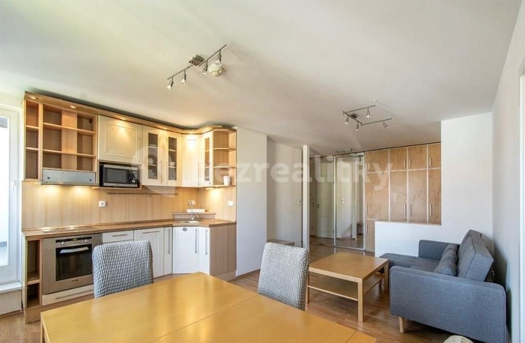 2+kk, Šmeralova, Praha, 56 m²