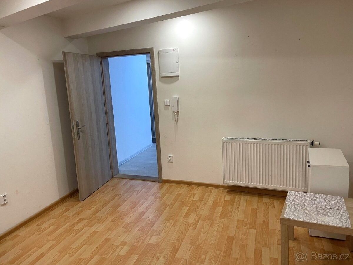 Pronájem byt 1+1 - Uherský Brod, 688 01, 30 m²