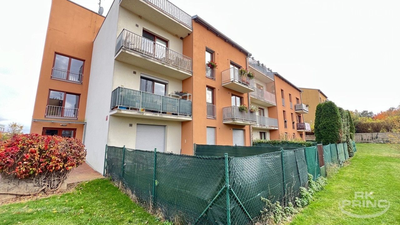 2+kk, B. Němcové, Hostivice, 44 m²