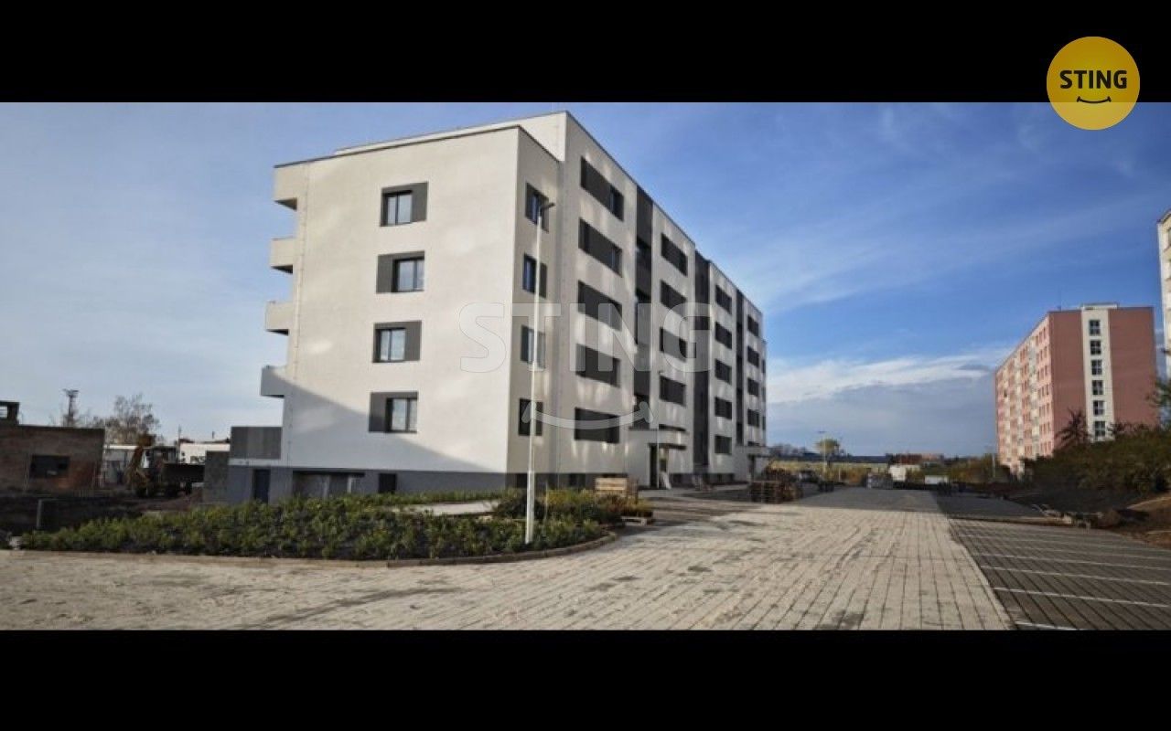 3+kk, Nádražní, Jaroměř, 77 m²