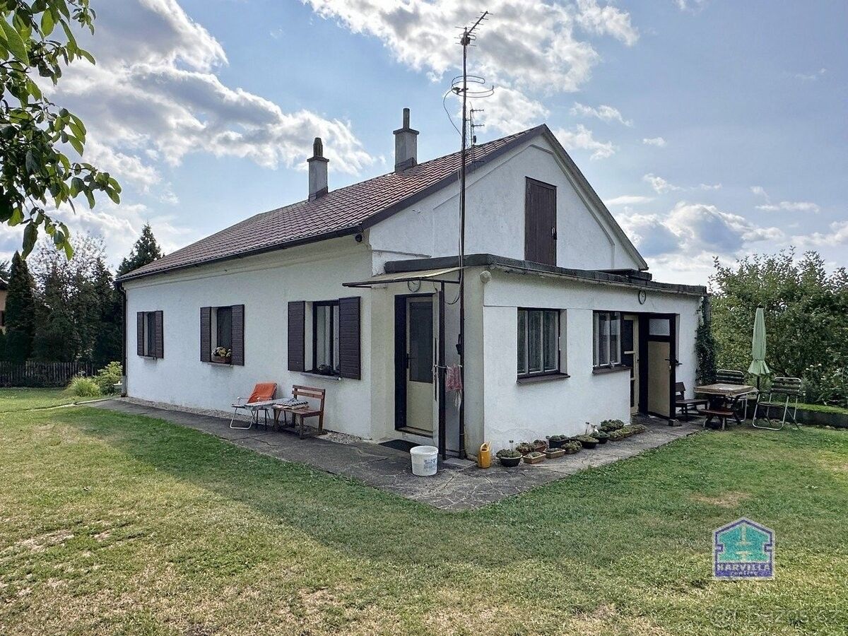 Chaty, Zruč-Senec, 330 08, 2 864 m²