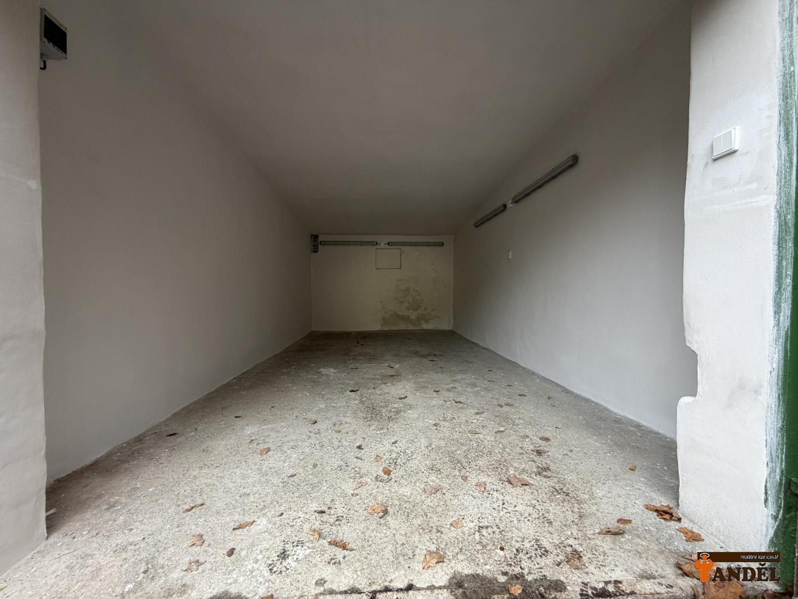 Garáže, Školní, Havířov, 24 m²