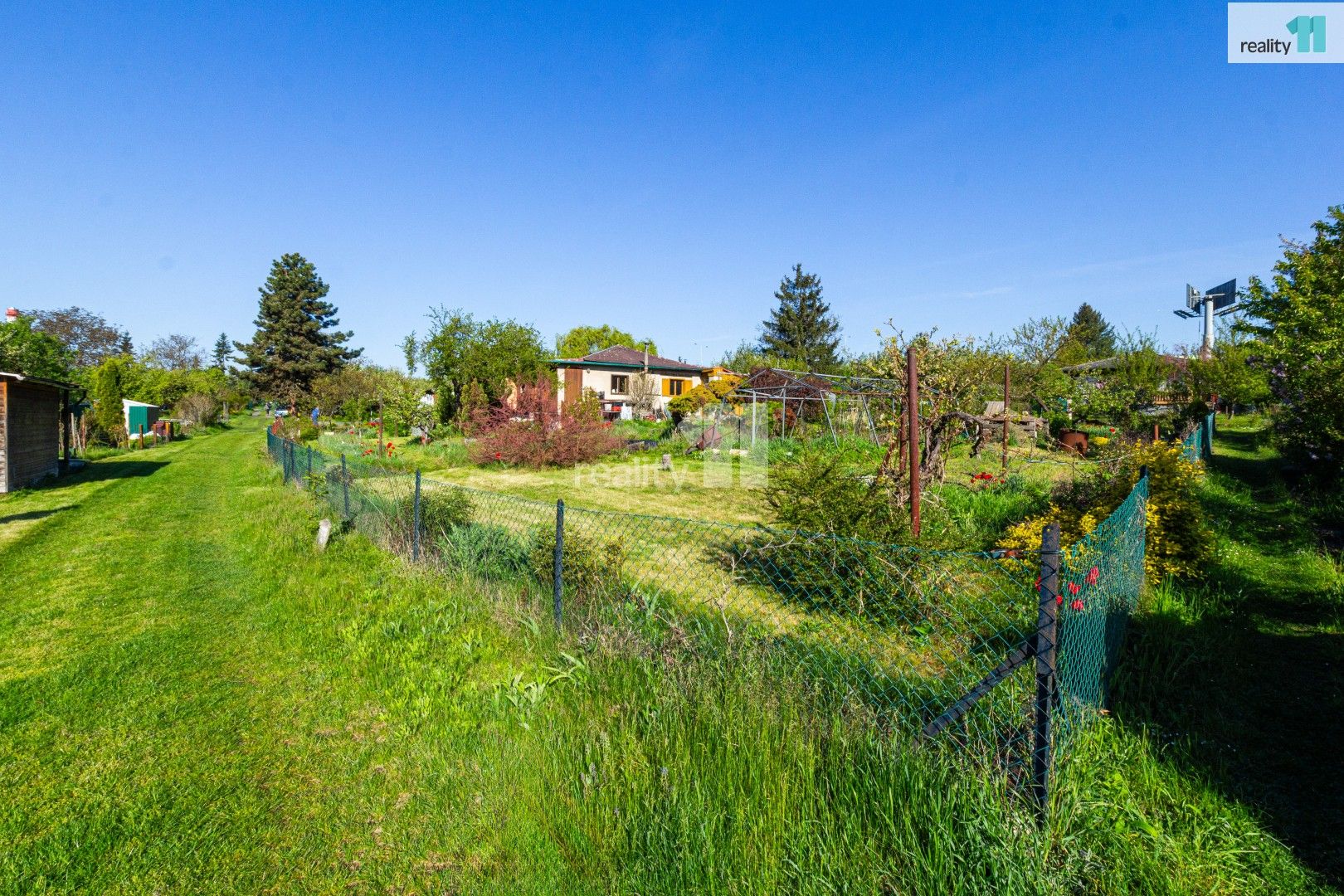 Zahrady, Přetlucká, Praha, 418 m²