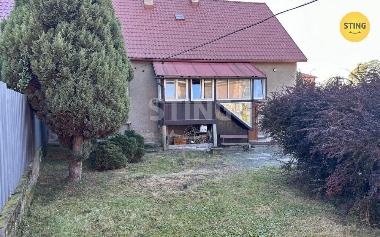 Prodej rodinný dům - Lešná, 160 m²