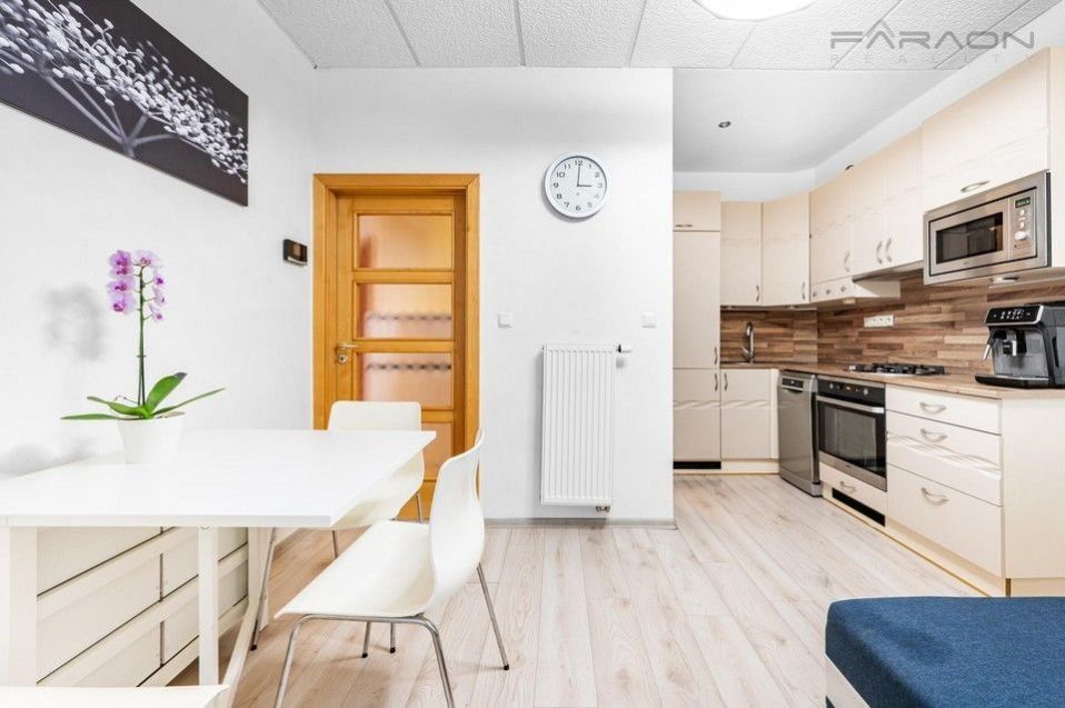 2+kk, Jihlavská, Praha, 49 m²