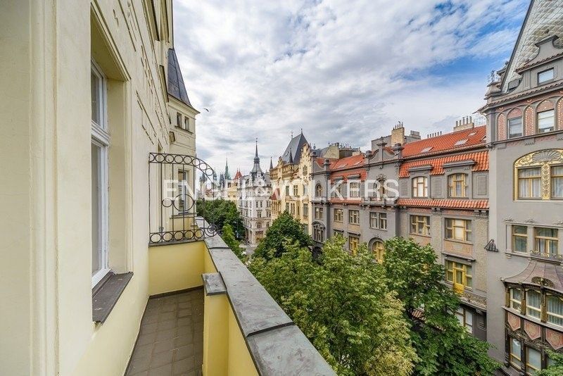 Pronájem byt 3+1 - Pařížská, Praha, 125 m²