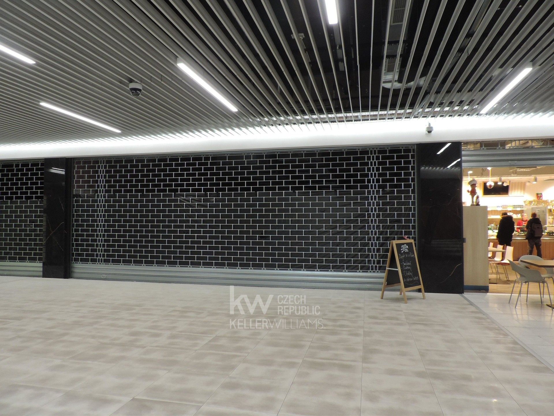 Obchodní prostory, Dukelská třída, Hradec Králové, 326 m²