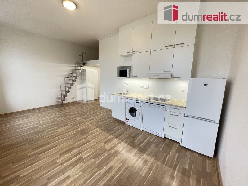 Pronájem byt 1+kk - Radlická, Praha, 32 m²