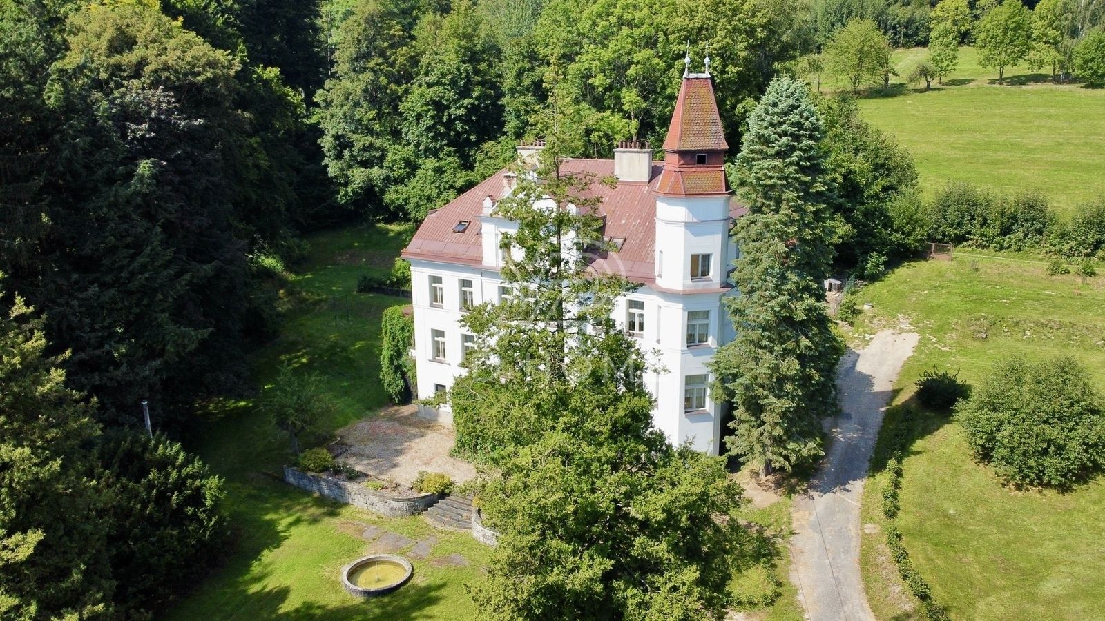 Prodej vila - Trávník, Cvikov, 1 m²