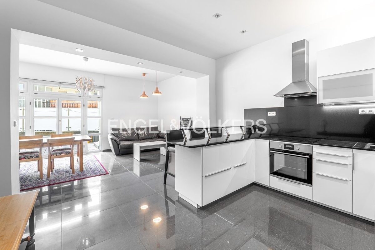 Pronájem byt 3+kk - Kozácká, Praha, 80 m²