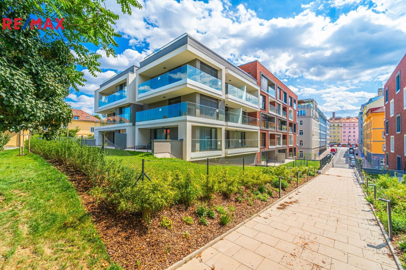 Prodej byt 2+kk - Kotlaska, Praha, 69 m²