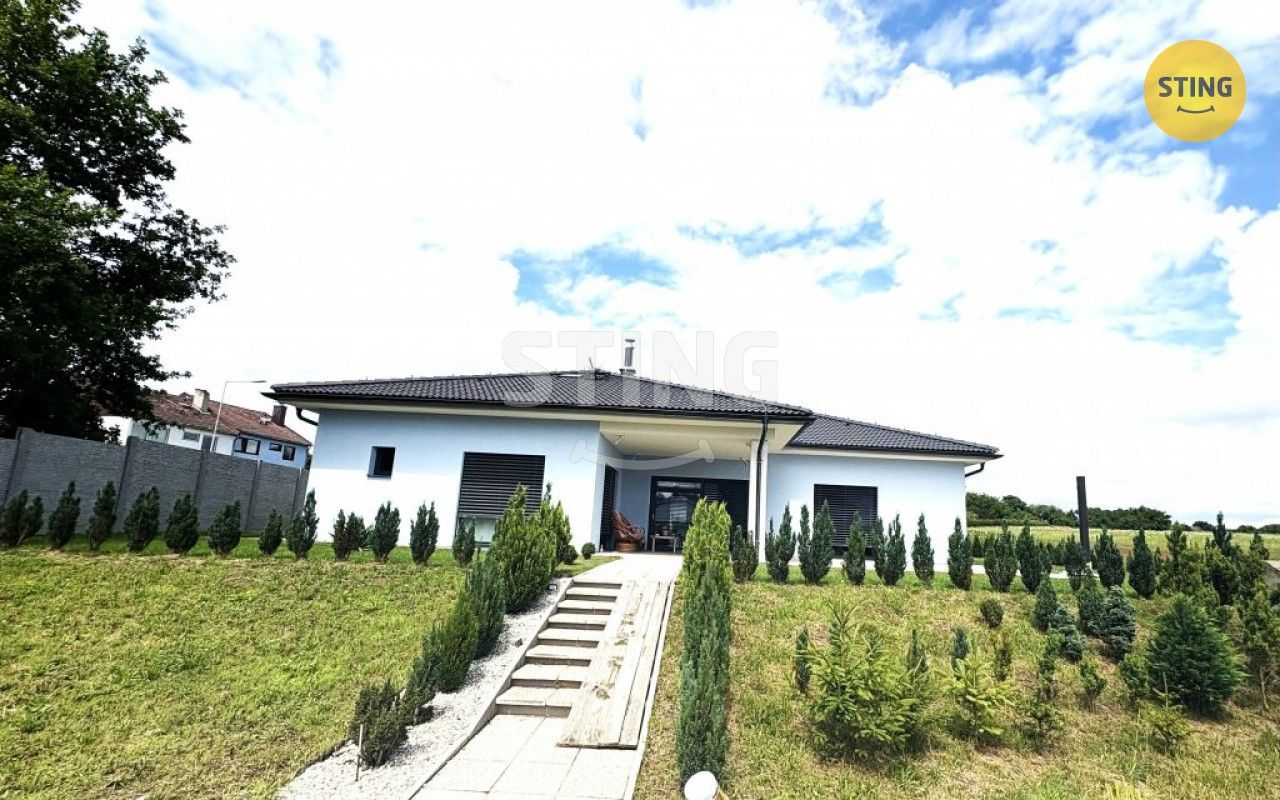 Prodej rodinný dům - Lišov, 160 m²
