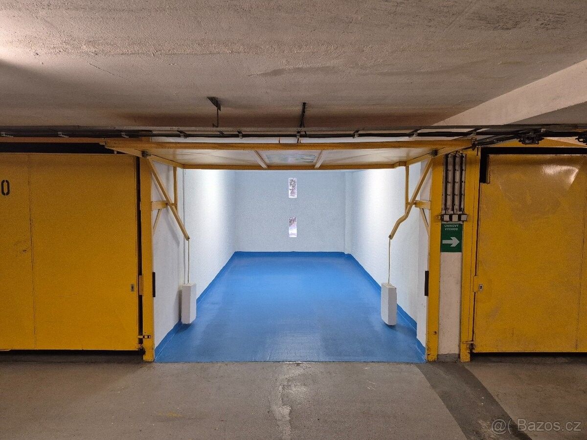 Garáže, Praha, 163 00