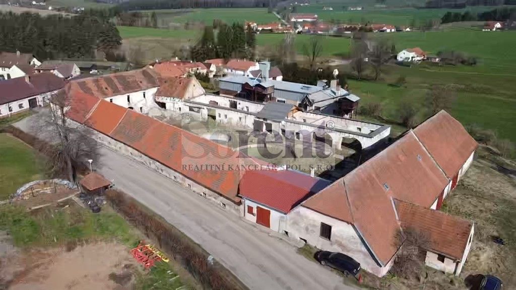 Zemědělské usedlosti, Chlumeček, Křemže, 2 600 m²