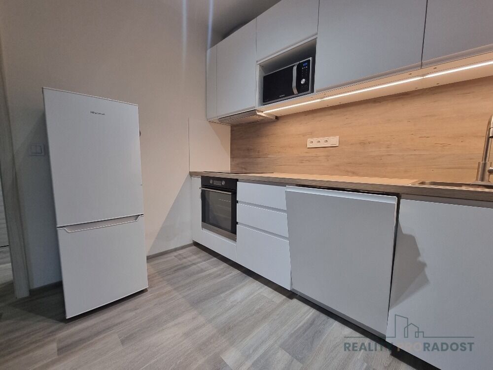 Pronájem byt 2+kk - Mazurská,Troja,Praha, 77 m²