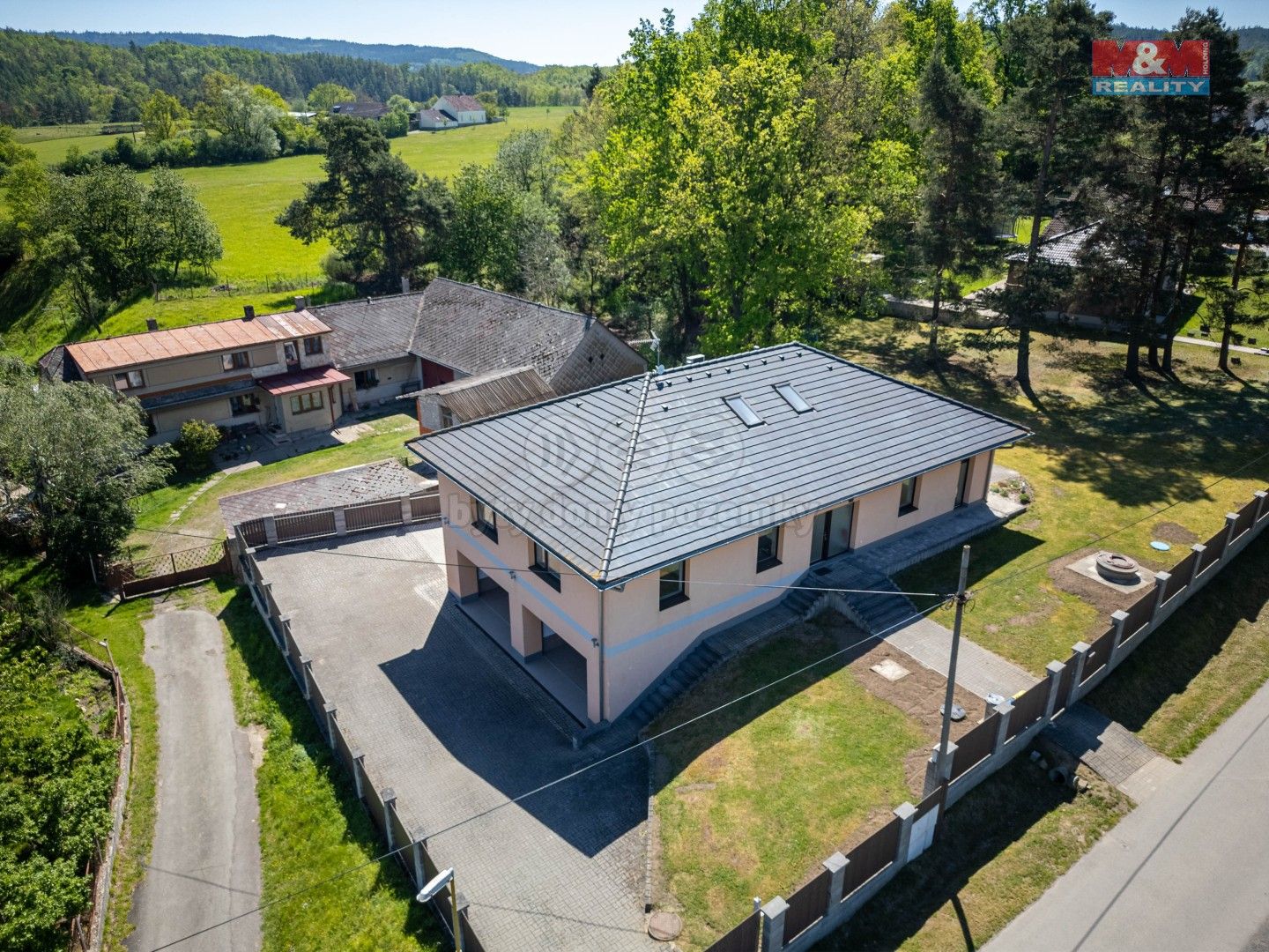 Prodej rodinný dům - Rybníky, 280 m²