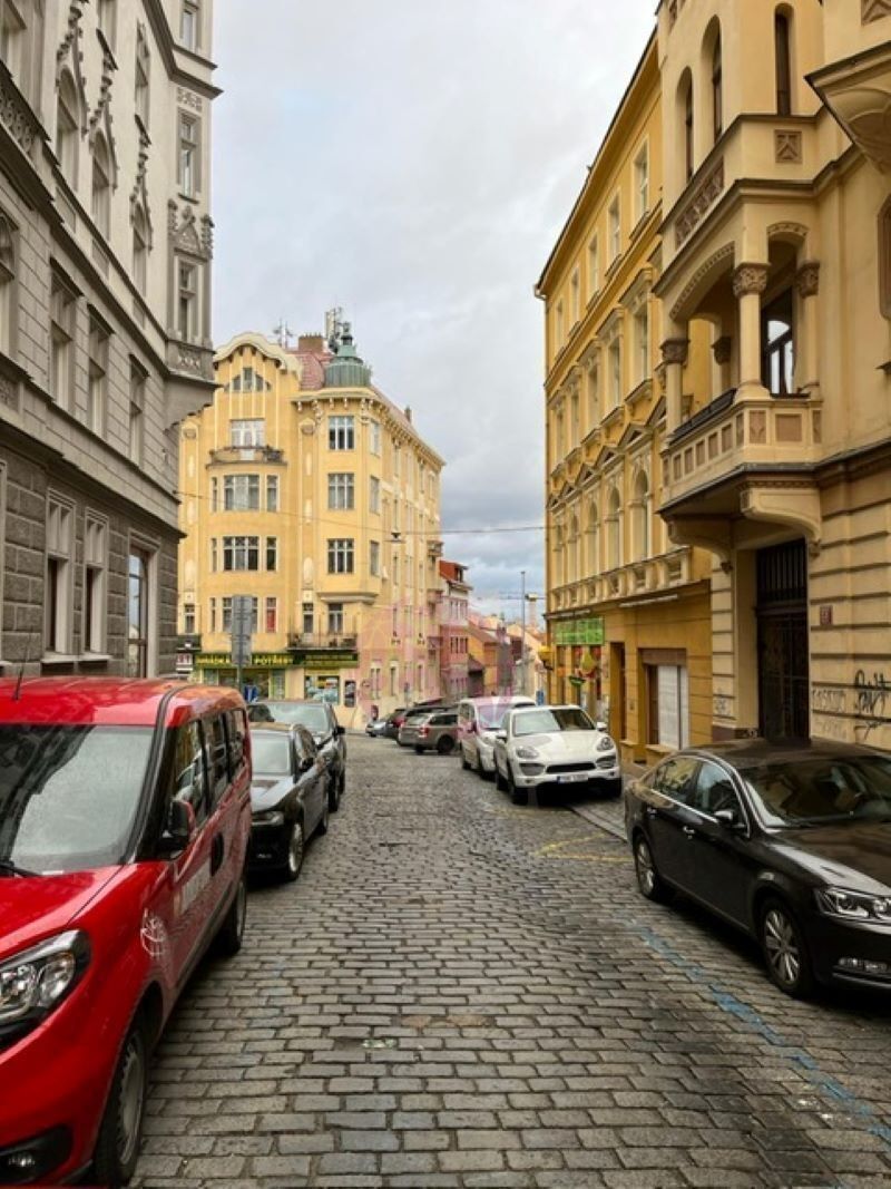 Pronájem garáž - Voroněžská, Praha, 17 m²