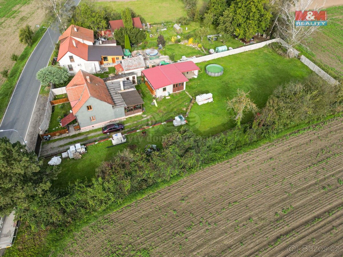 Prodej pozemek - Straky, 289 25, 1 290 m²