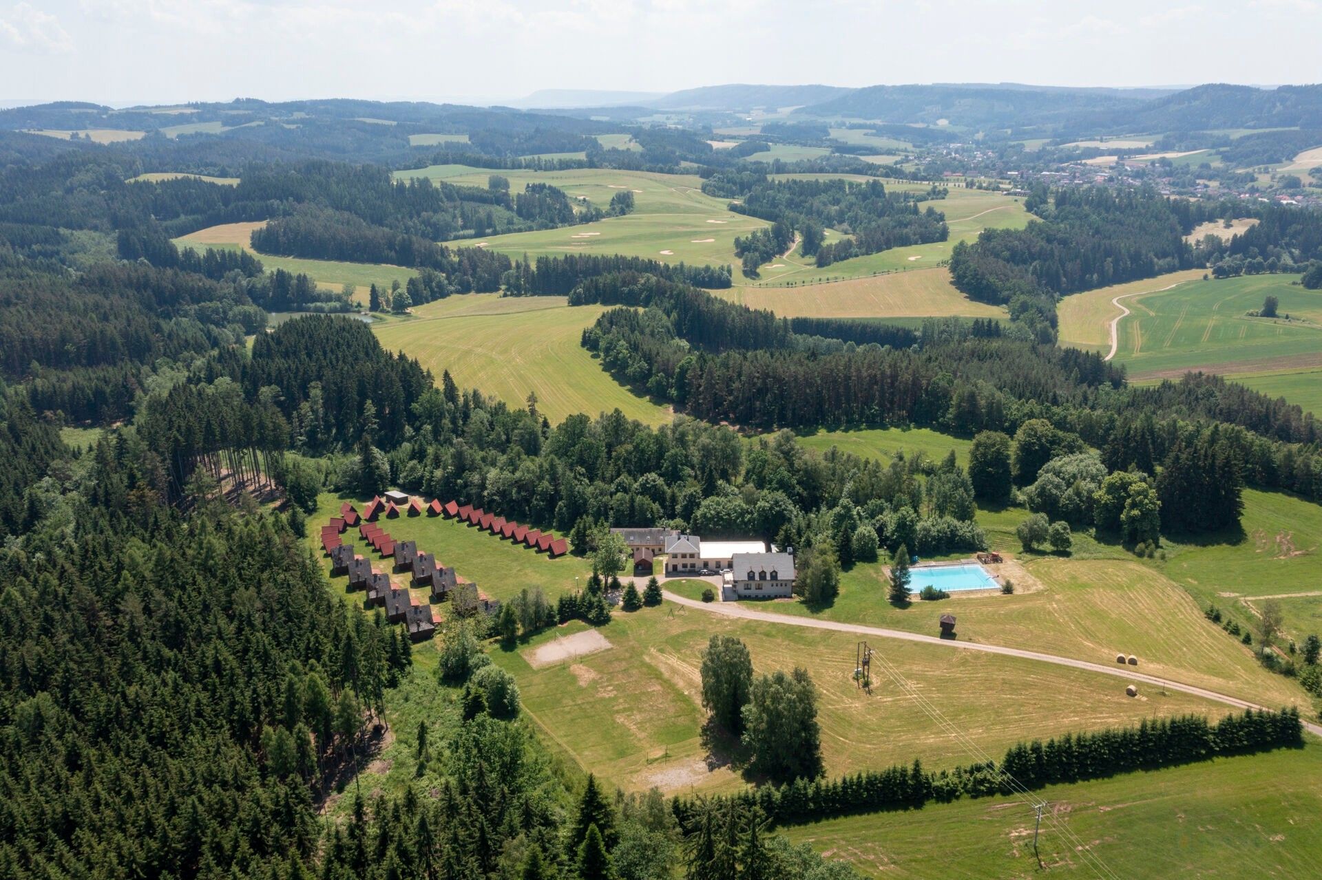 Ubytovací zařízení, Dolní Dobrouč, 53 753 m²