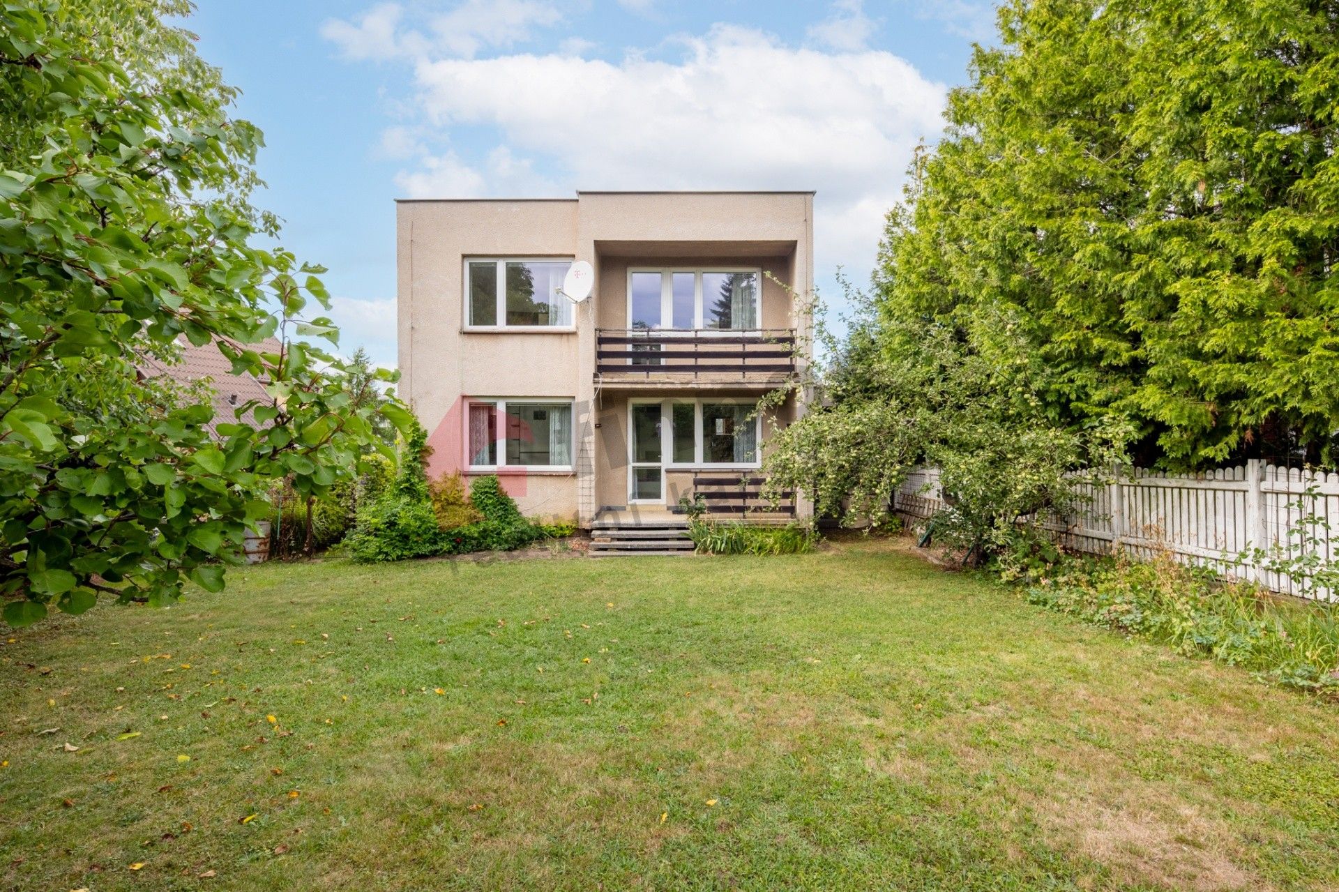 Vily, Pod viaduktem, Praha, 210 m²