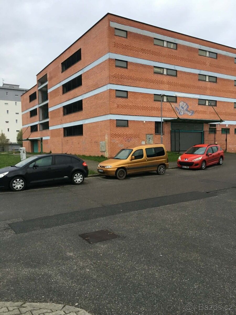 Garáže, České Budějovice, 370 01