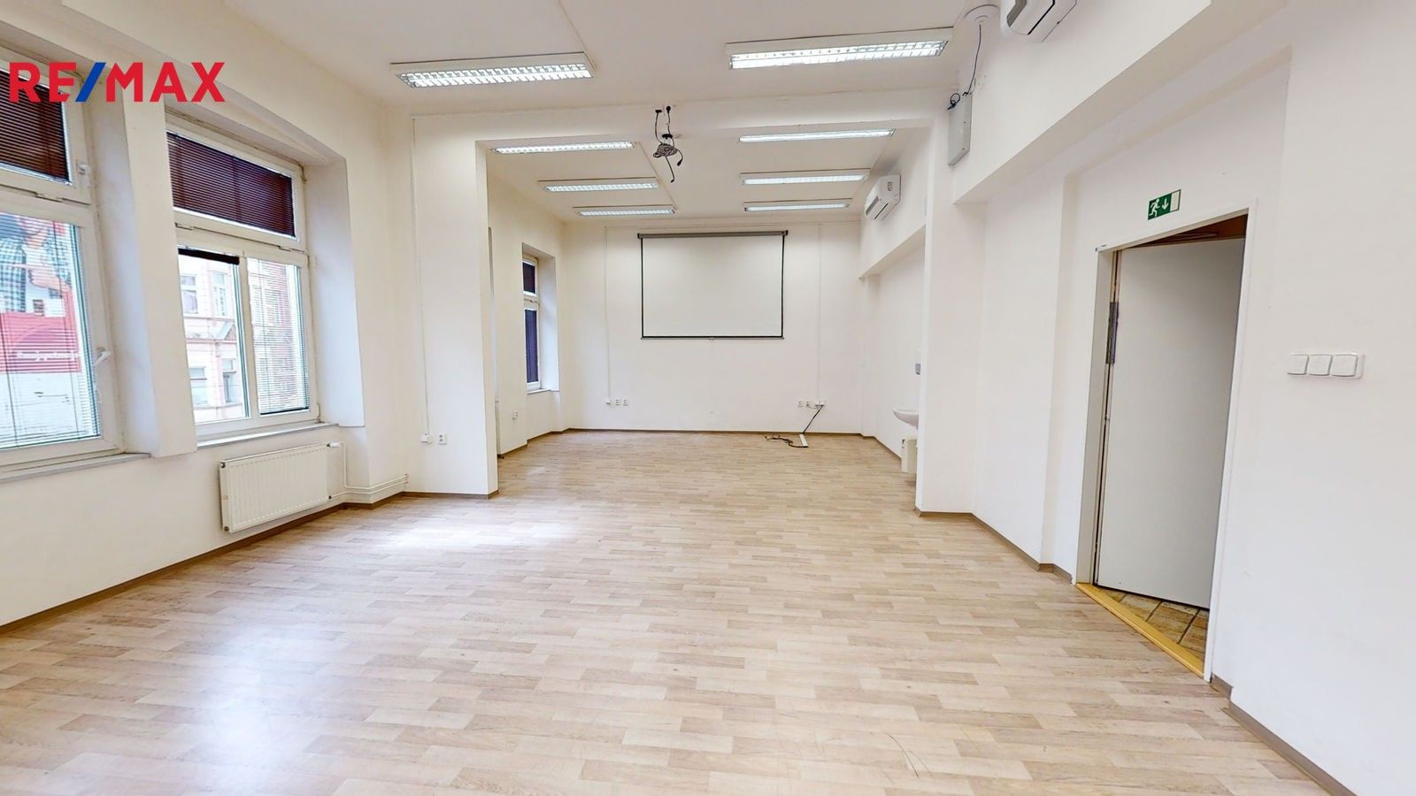 Pronájem kancelář - Velká Hradební, Ústí nad Labem, 649 m²