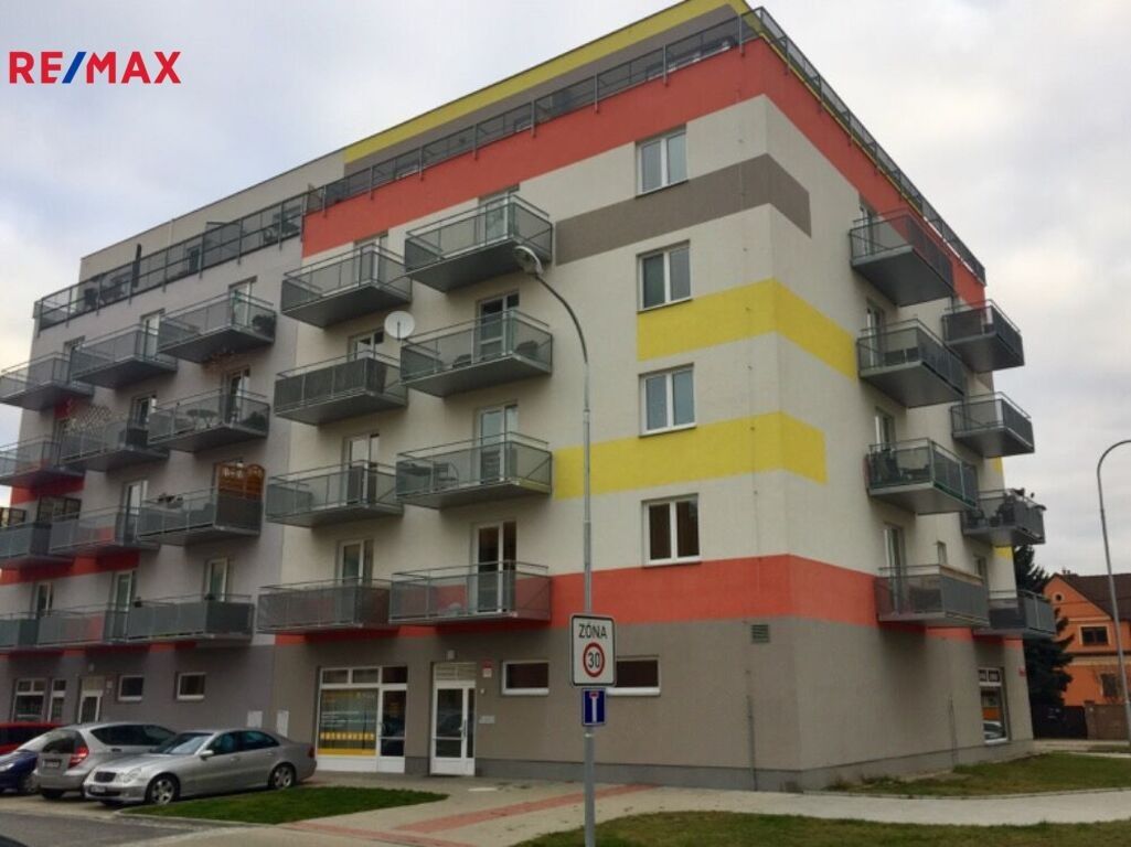 Pronájem byt 1+kk - Husova tř., České Budějovice, 43 m²