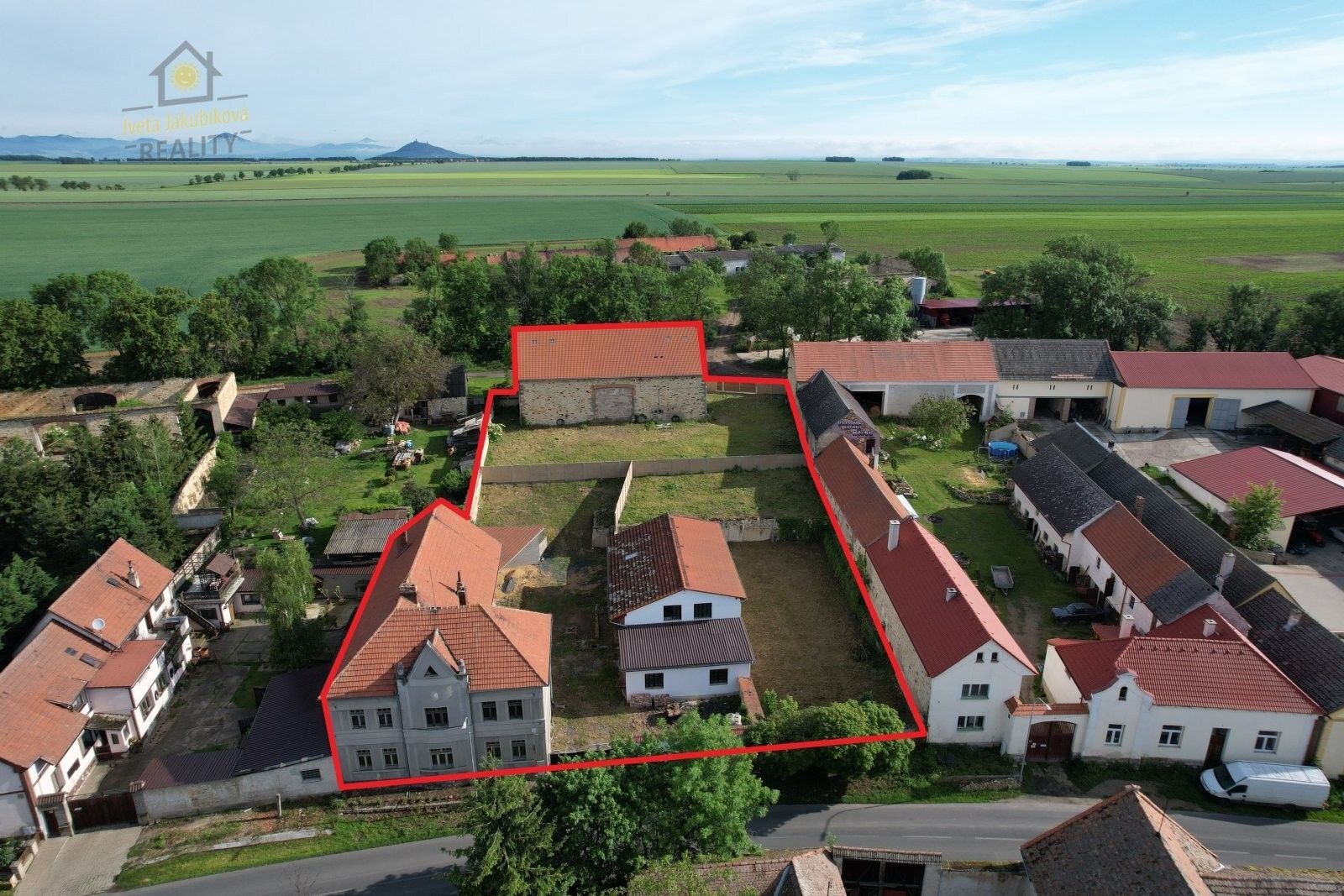 Rodinné domy, Černochov, Peruc, 828 m²