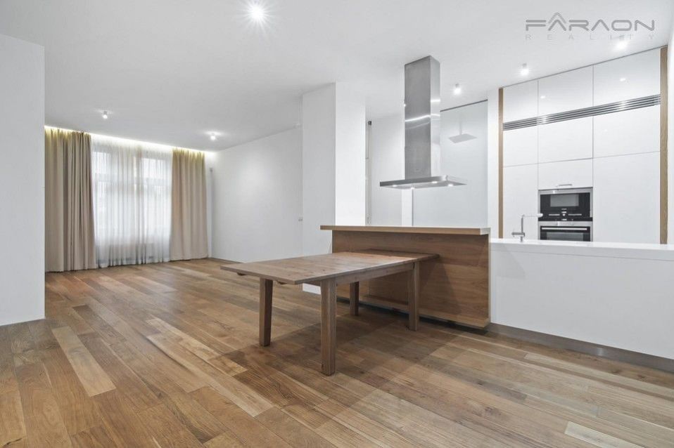 3+kk, Laubova, Praha, 114 m²