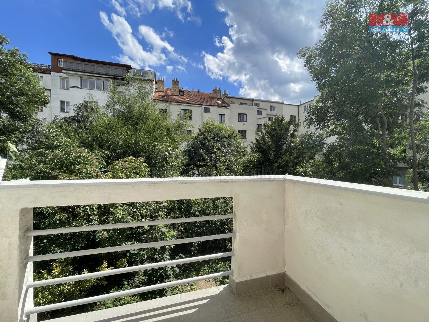 Prodej byt 1+kk - Krátká, Praha, 27 m²