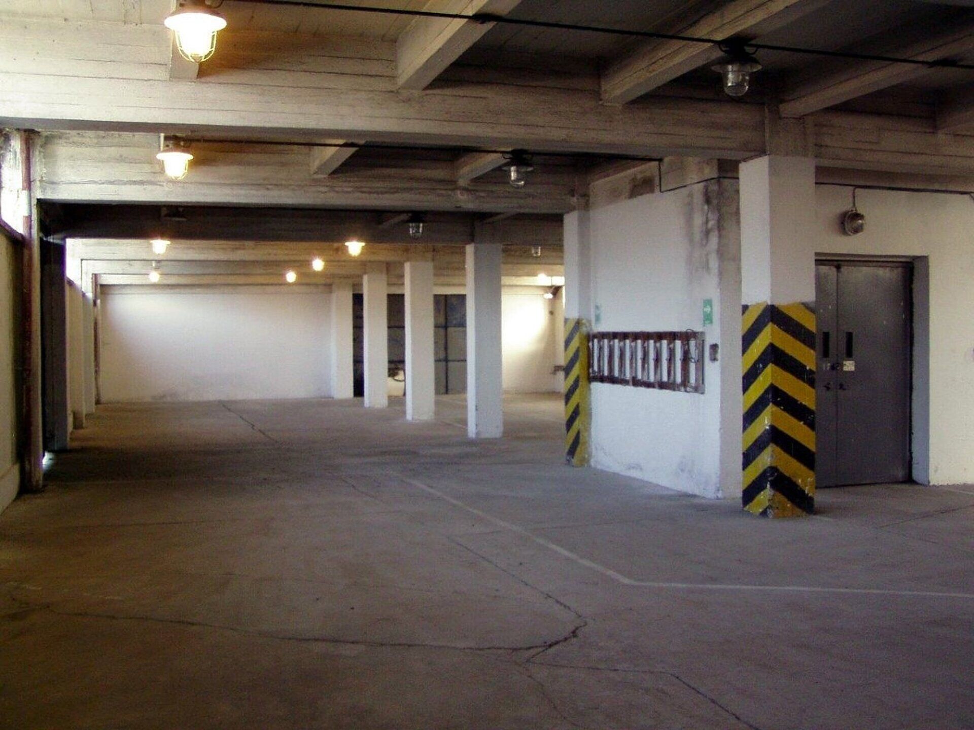 Sklady, Loubská, Děčín, 910 m²