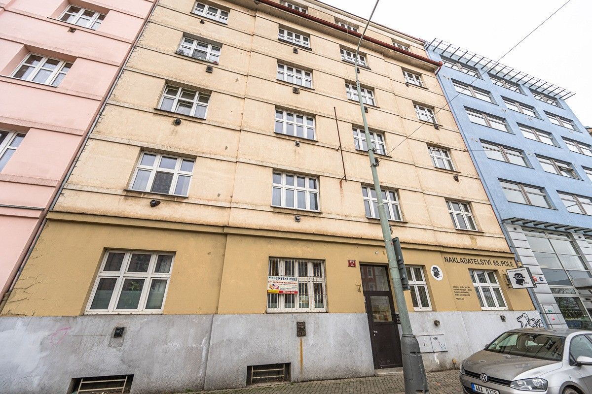 Pronájem byt 1+kk - Na žertvách, Praha, 34 m²