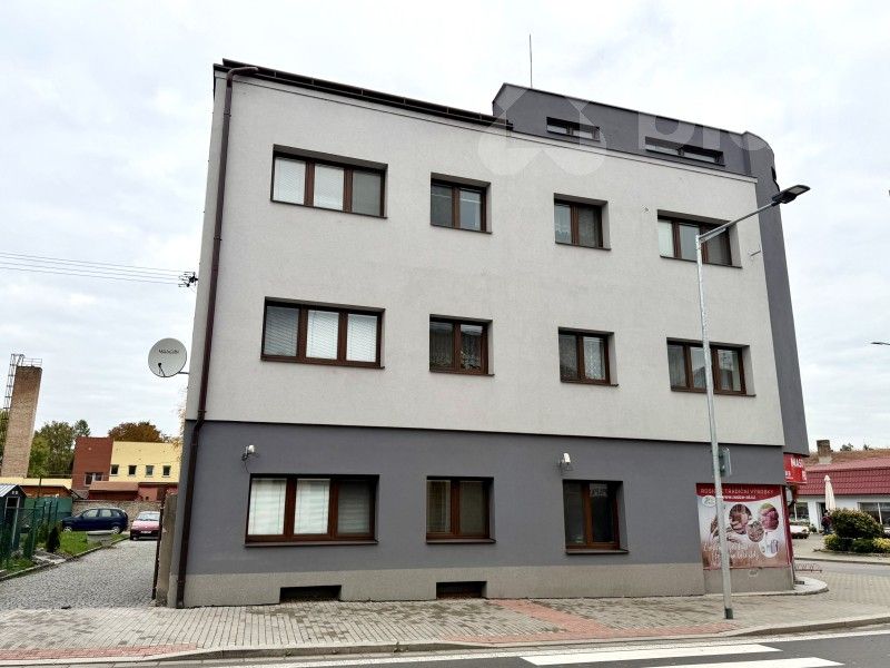 4+1, Nádražní, Hrochův Týnec, 97 m²