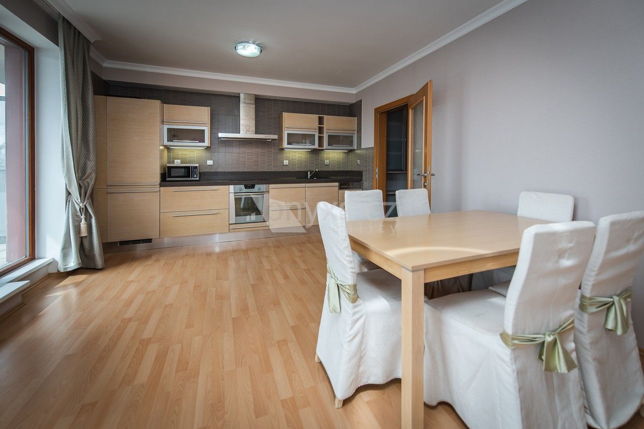 4+kk, Nová kolonie, Praha, 98 m²
