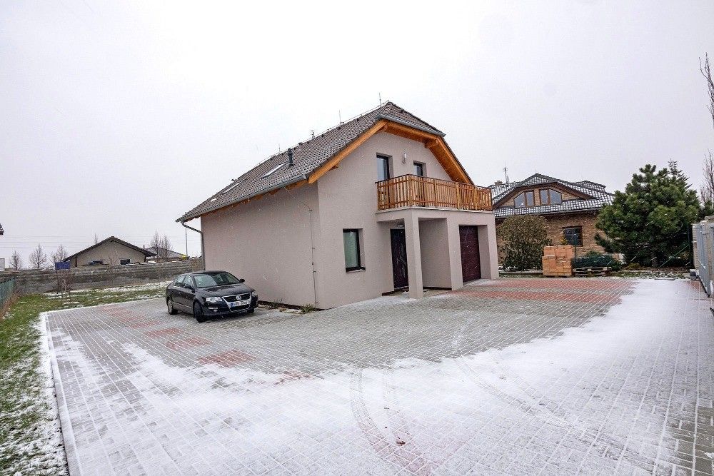 4+kk, Šeříková, Šestajovice, 155 m²