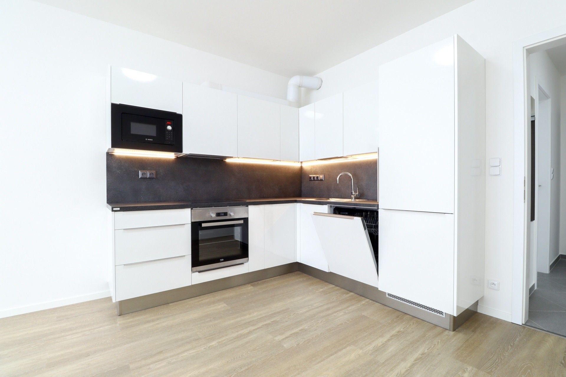 2+kk, náměstí Olgy Scheinpflugové, Praha, 53 m²