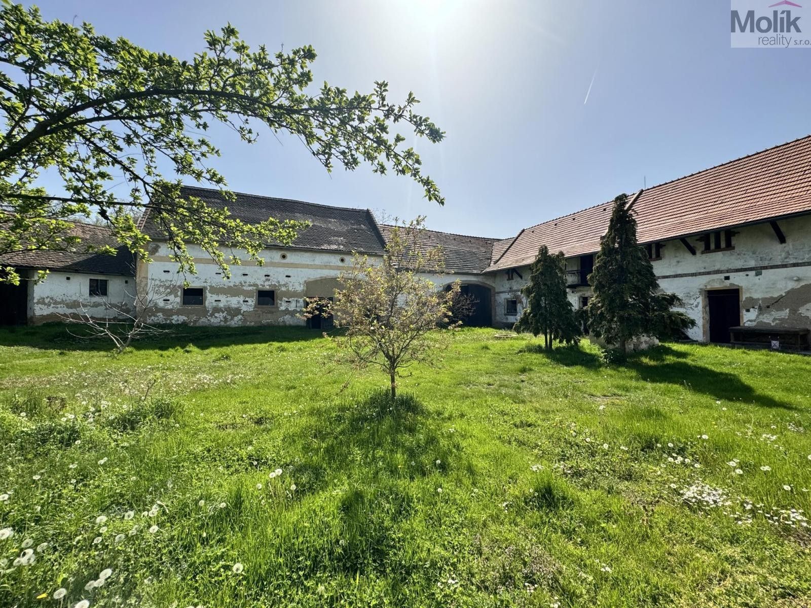 Zemědělské usedlosti, Zálezly, Velemyšleves, 940 m²