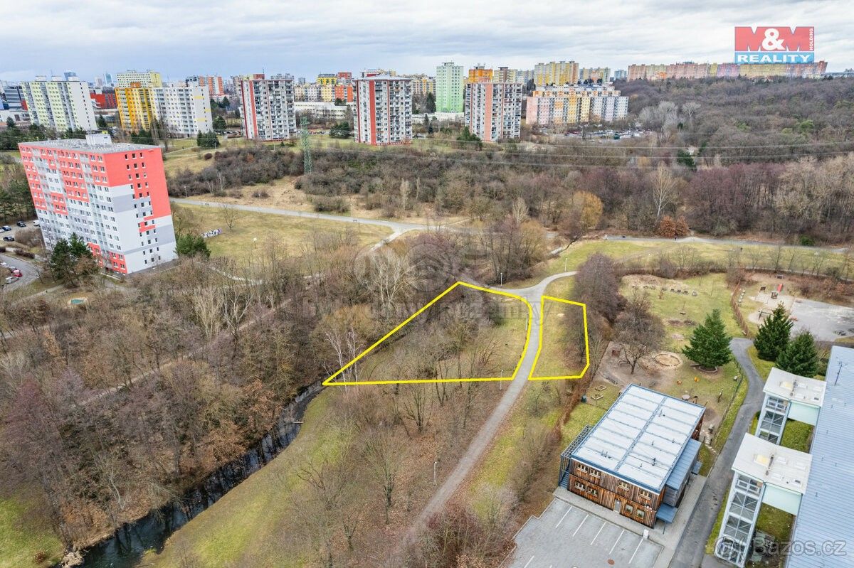Pozemky pro bydlení, Praha, 143 00, 2 326 m²
