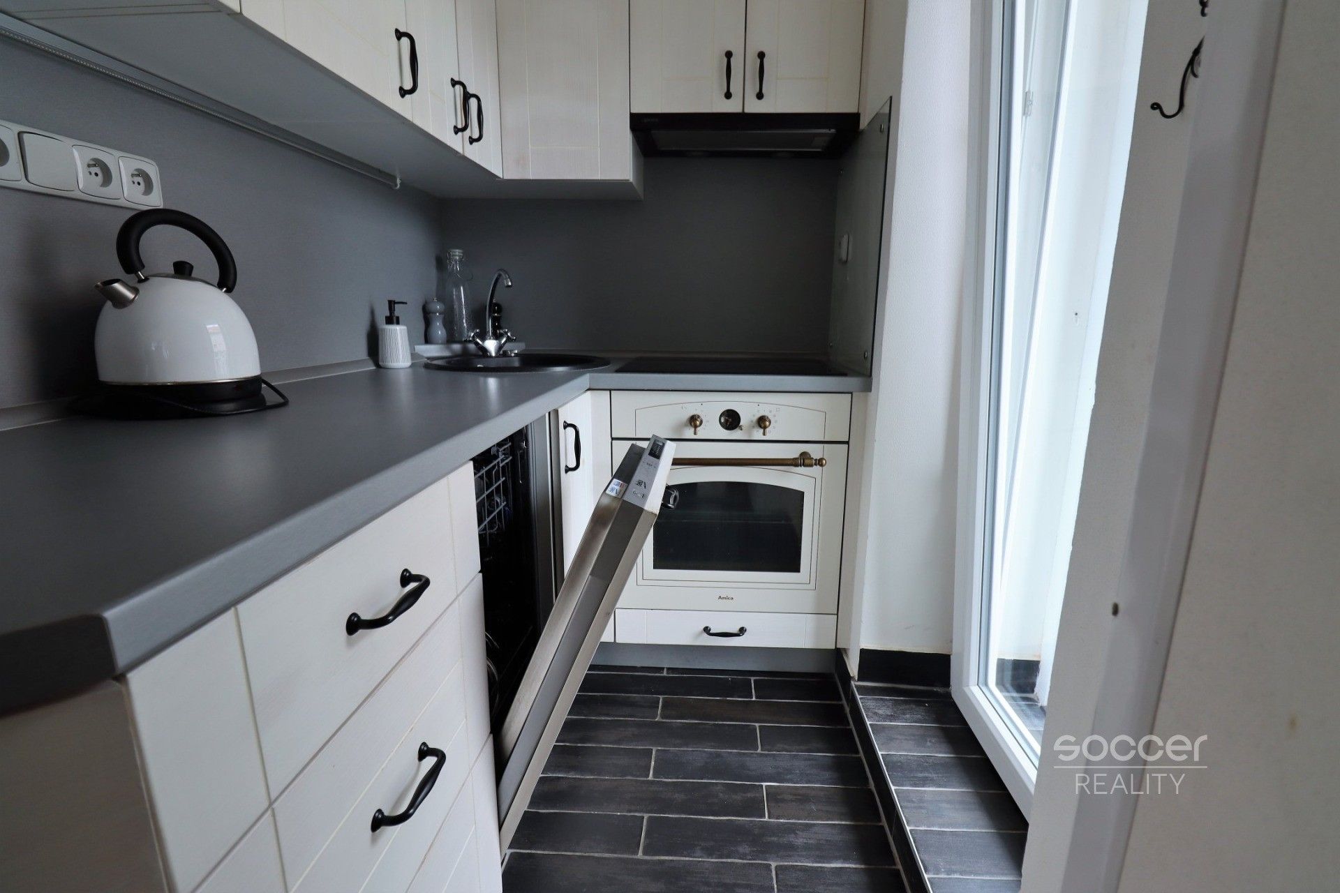 2+kk, Družstevní, Praha, 45 m²