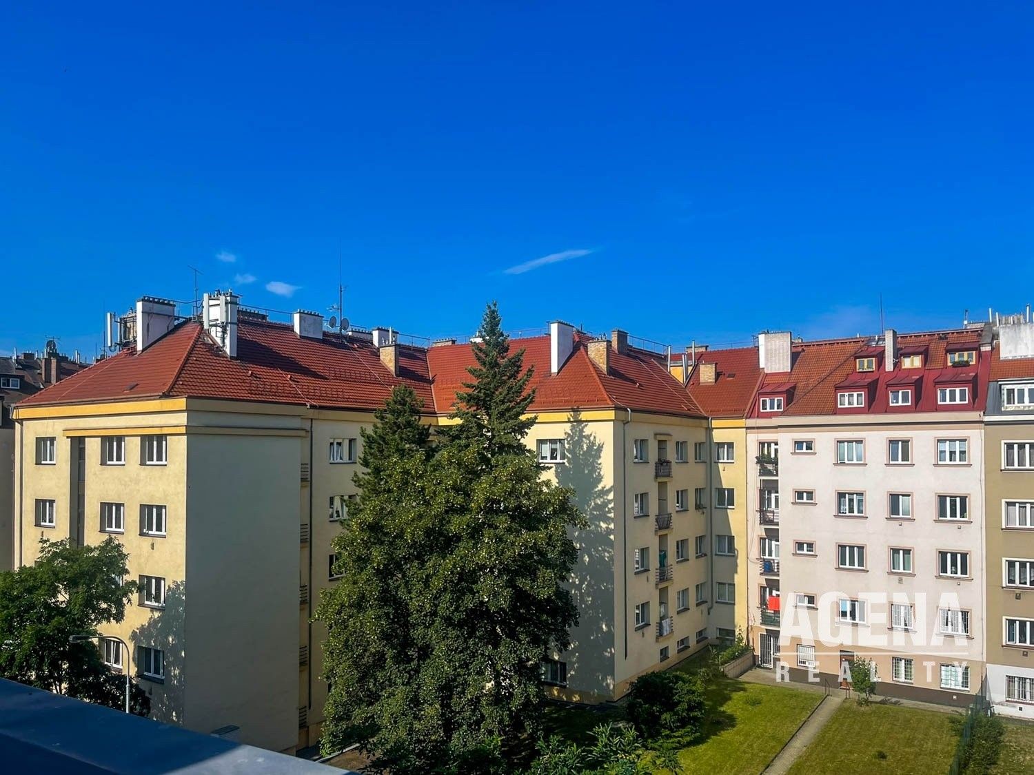 Prodej byt 1+1 - Petra Rezka, Praha, 43 m²