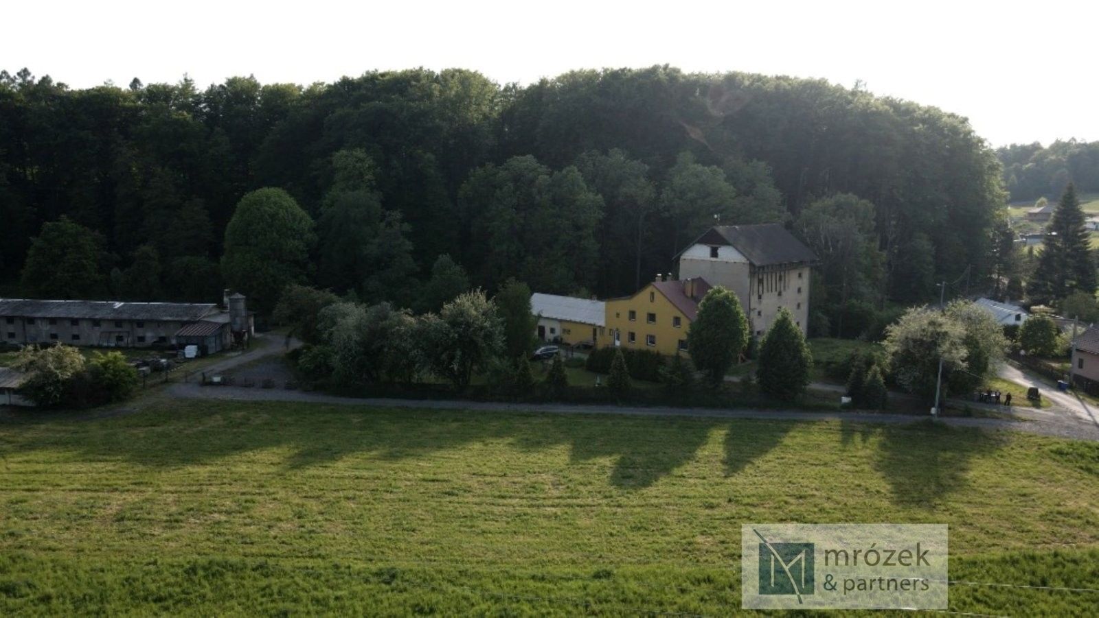 Sklady, Lesní, Chotěbuz, 600 m²
