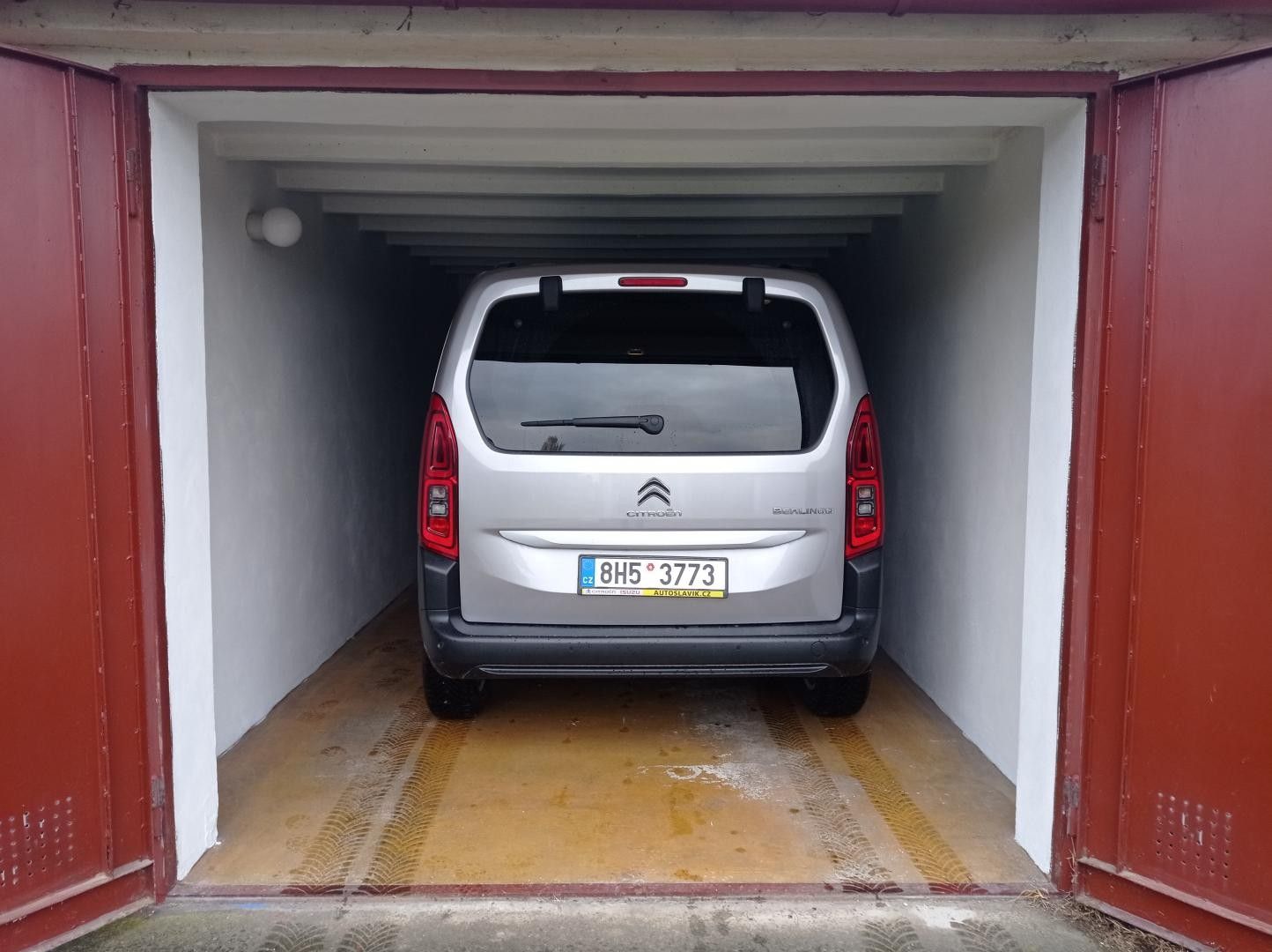 Garáže, Čajkovského, Hradec Králové, 17 m²