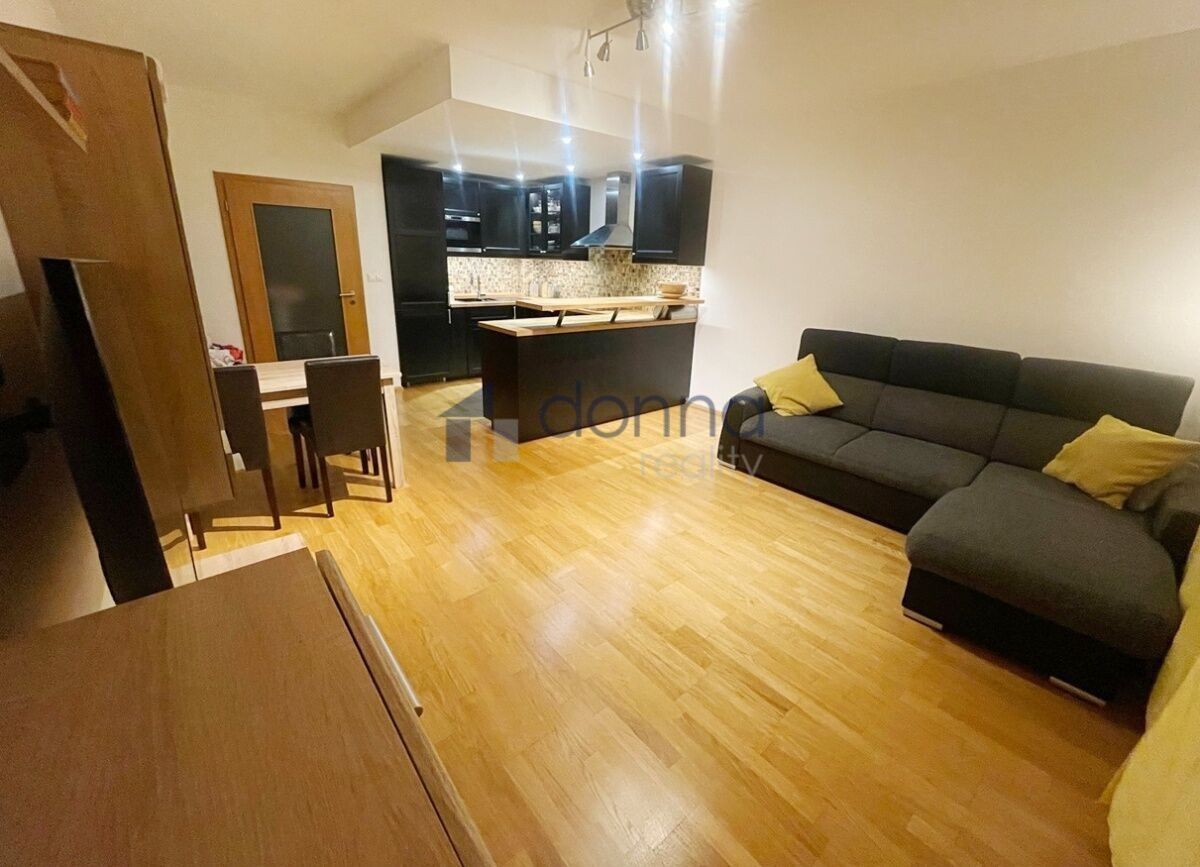 Pronájem byt 3+kk - Pod dvorem, Praha, 69 m²