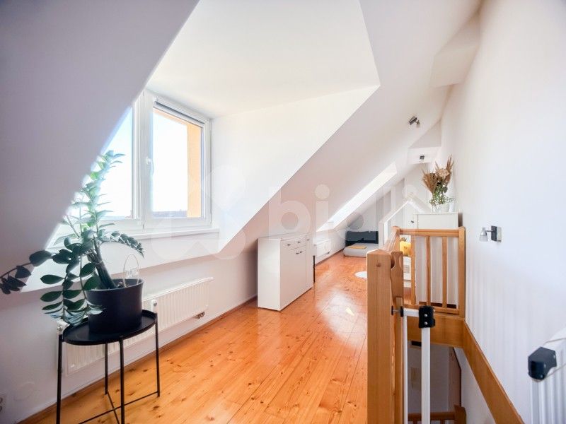 Prodej byt 3+kk - Komenského, Šestajovice, 87 m²