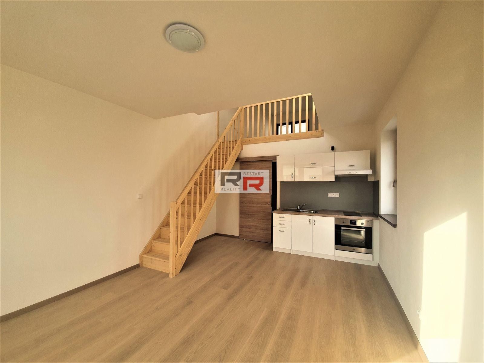 1+kk, Hlavní náměstí, Šternberk, 43 m²