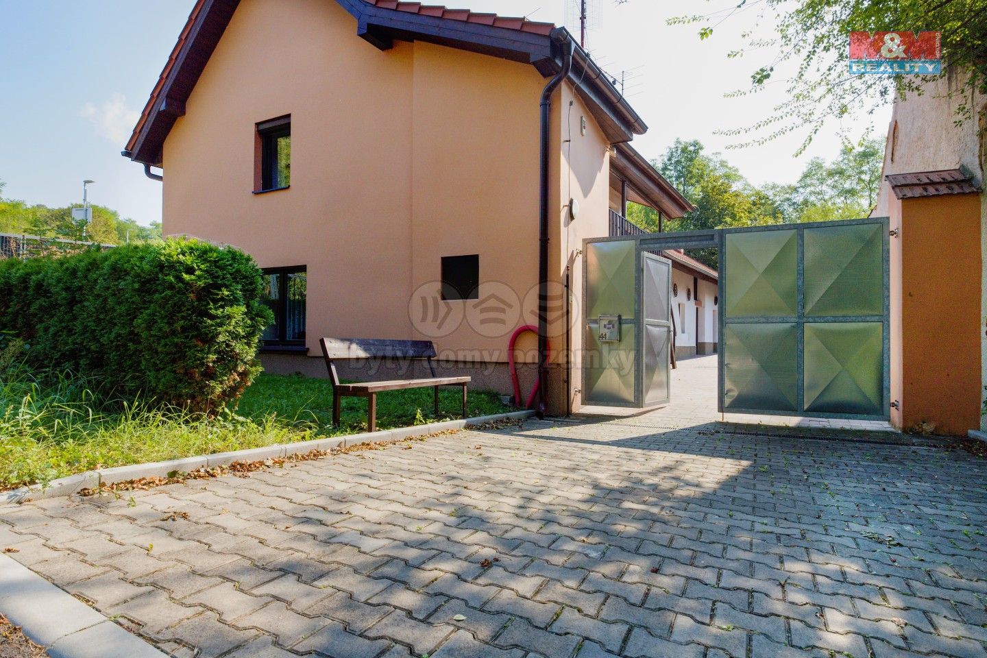 Prodej rodinný dům - Uhy, 180 m²