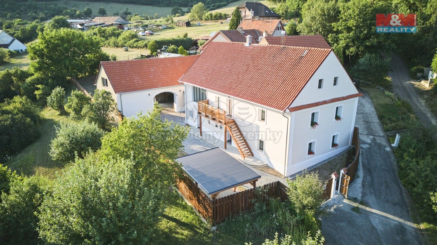 Rodinné domy, Hředle, 290 m²