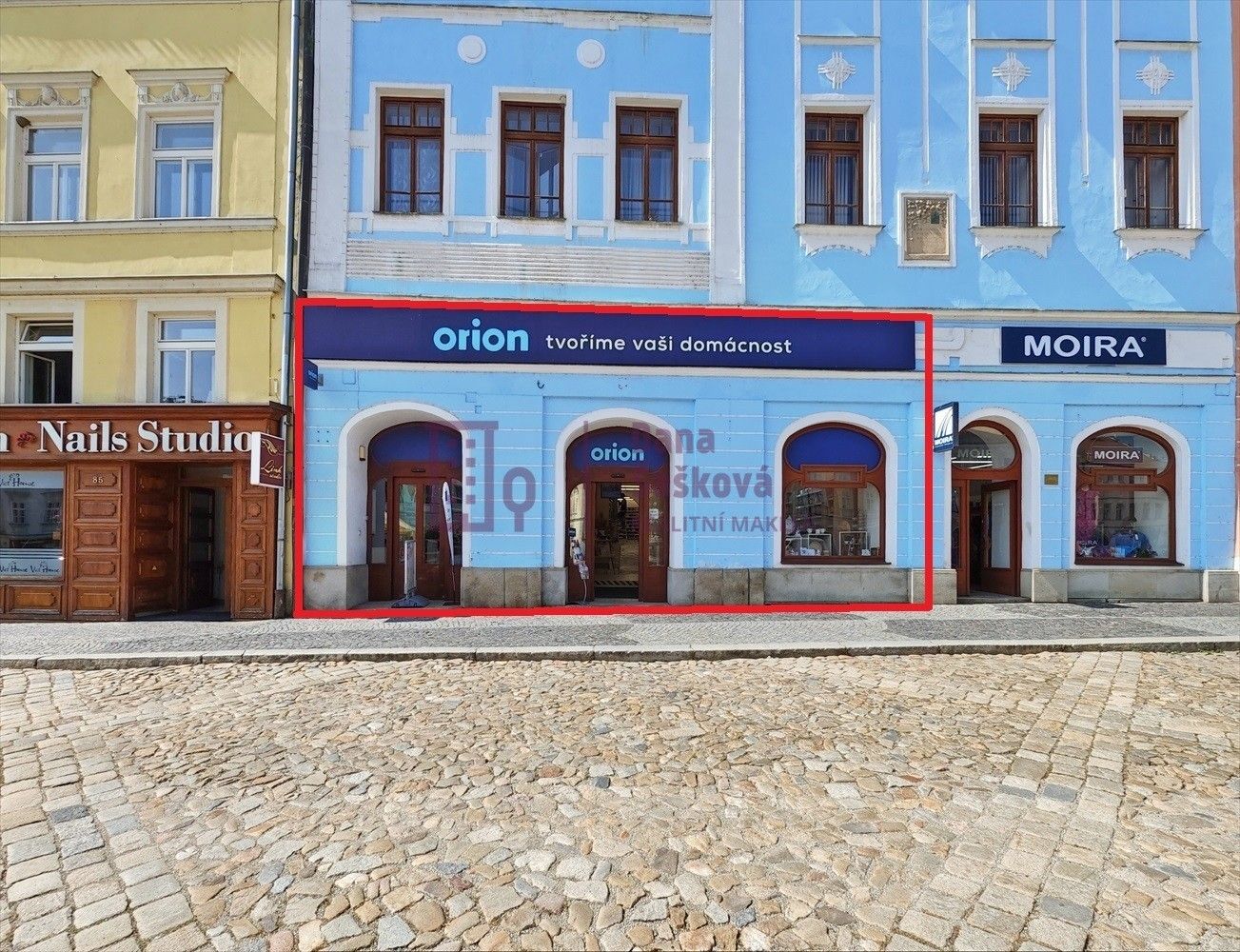 Obchodní prostory, nám. Míru, Jindřichův Hradec, 338 m²