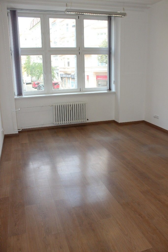 Pronájem kancelář - Vinohradská 2165/48, Praha, 32 m²